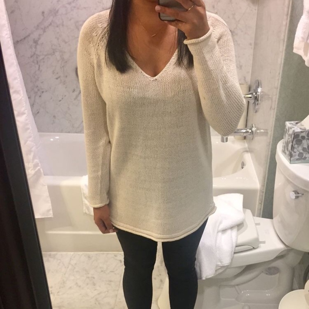 DONATED: F21 | Cream Knit V-Neck Sweater